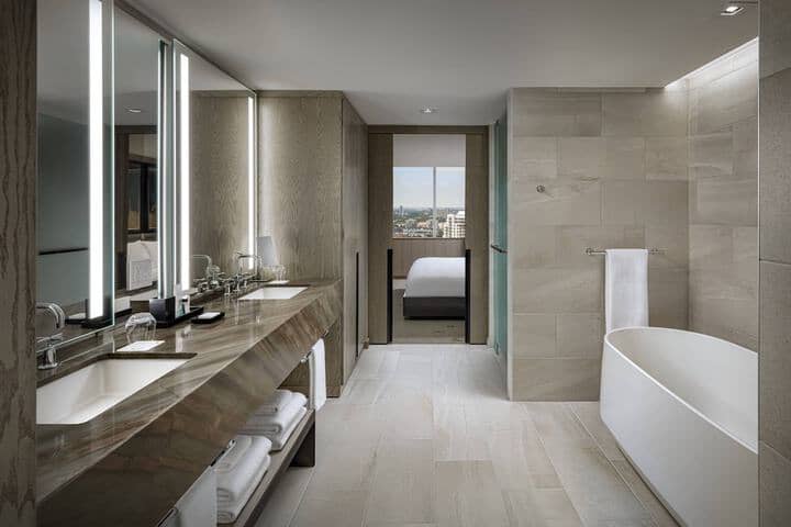 Room 28 of 65