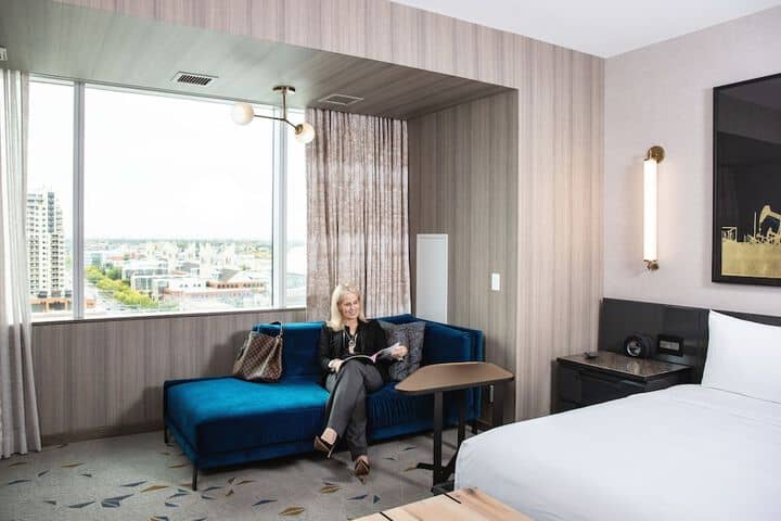 Room 10 of 65