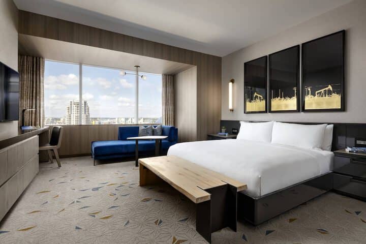 Room 14 of 65